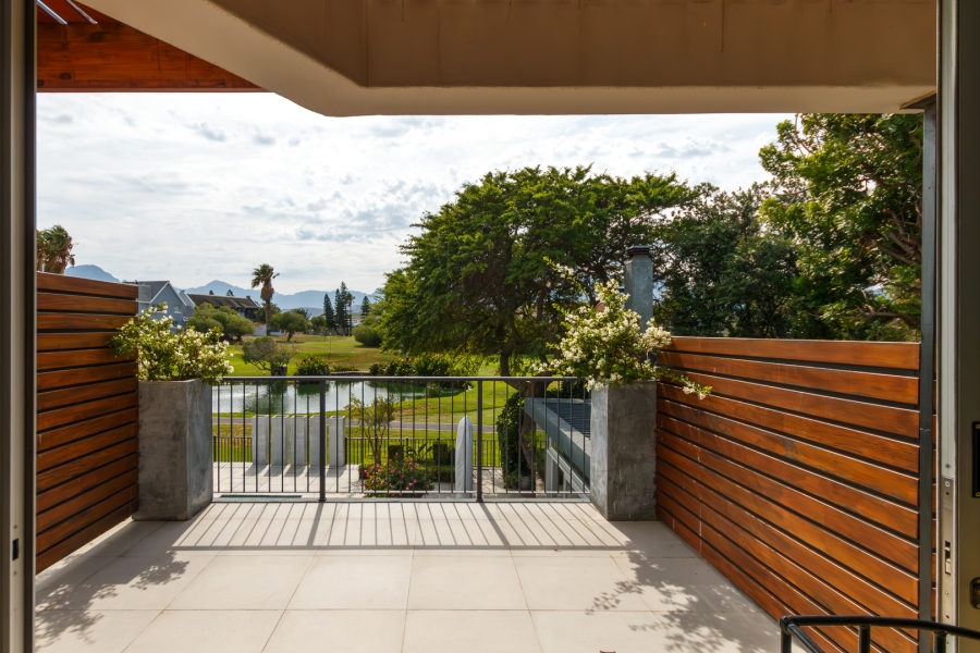 4 Bedroom Property for Sale in Greenways Golf Estate Western Cape